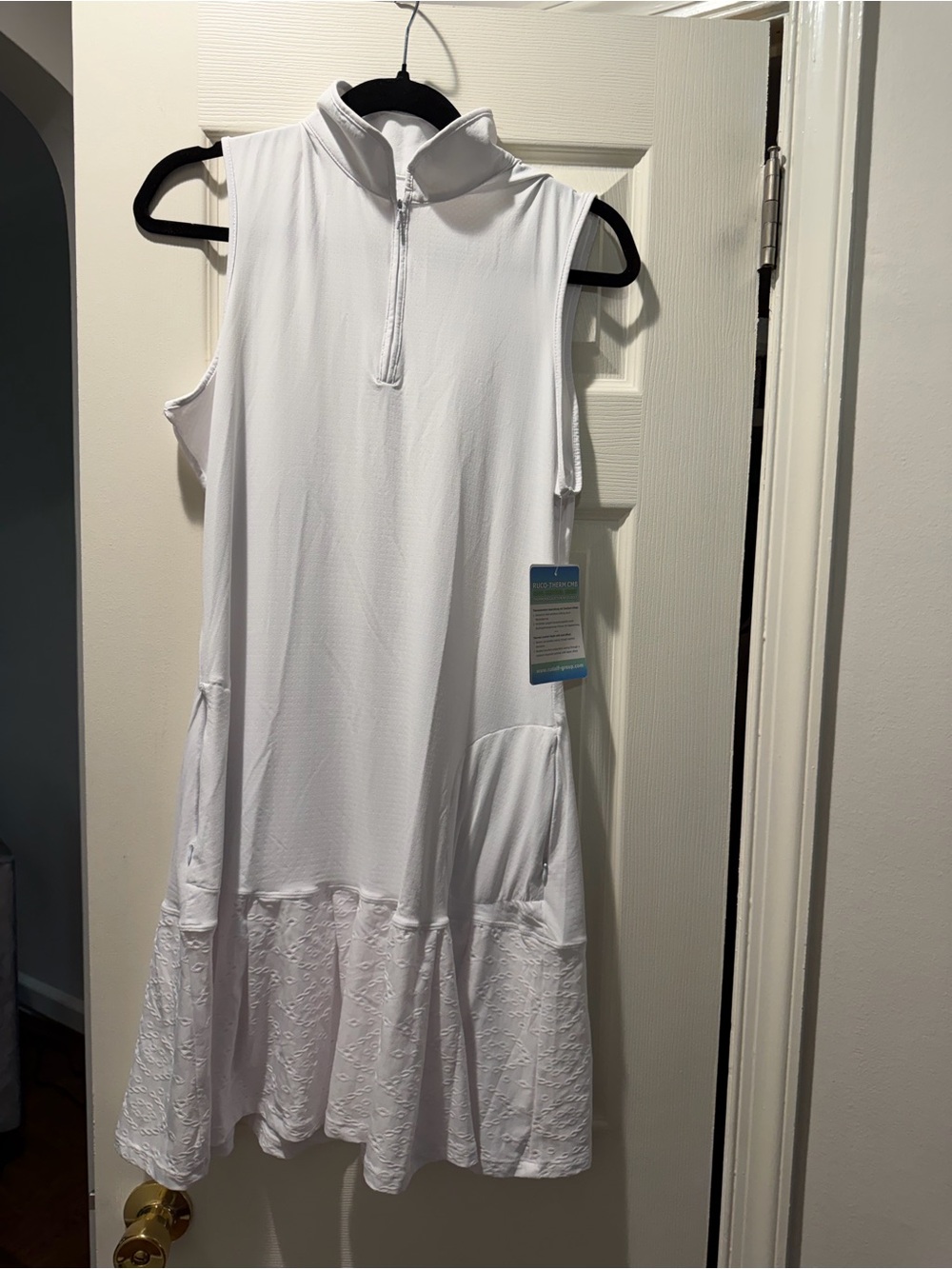 Sleeveless White Zip-Front Women’s Golf Dress with Matching Shorts NWT